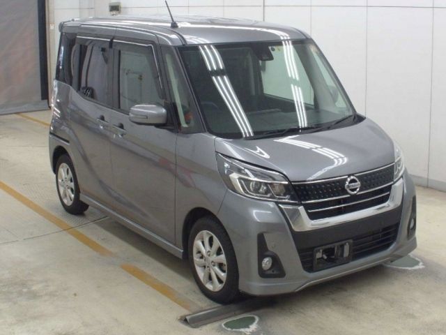 3042 Nissan Dayz roox B21A 2018 г. (NAA Osaka)